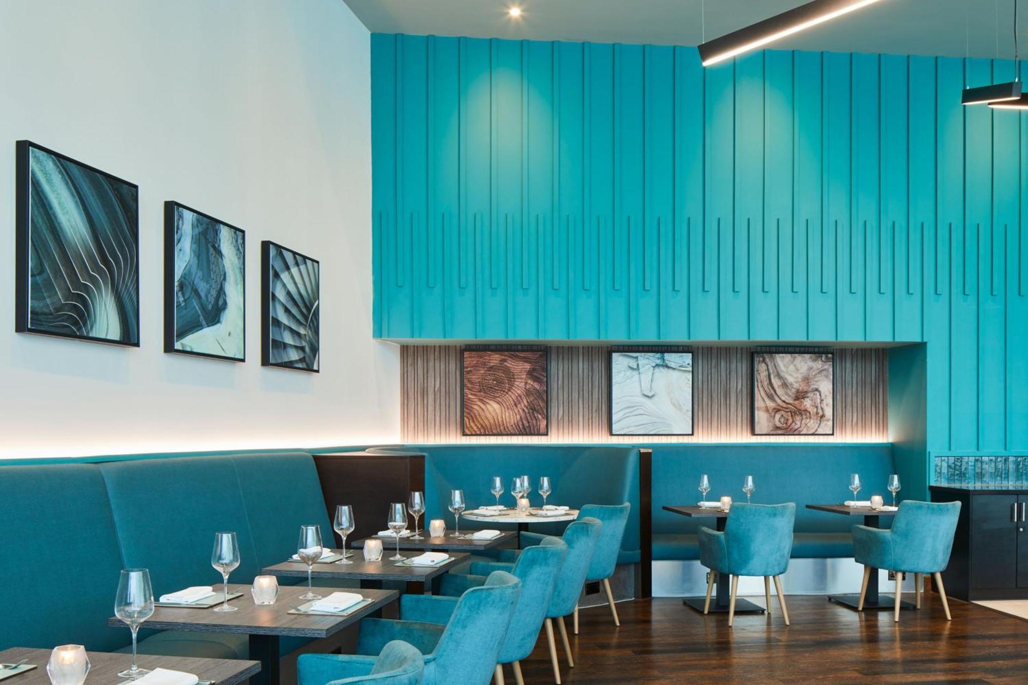 Courtyard By Marriott London Gatwick Airport Hotel Crawley  Bagian luar foto