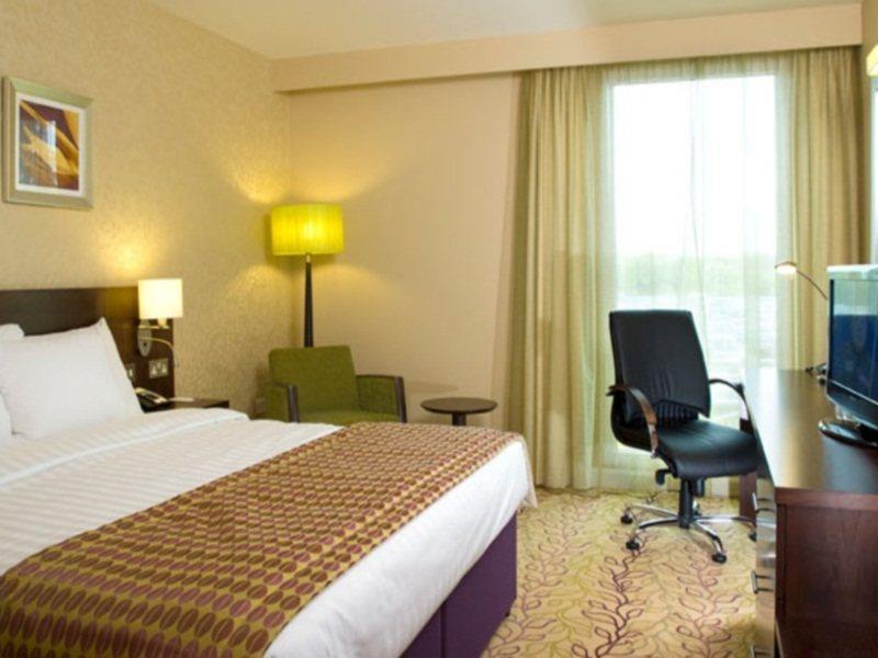 Courtyard By Marriott London Gatwick Airport Hotel Crawley  Ruang foto